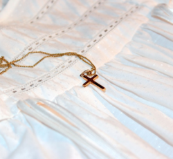 Comment bien choisir une médaille religieuse ?