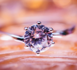 Bague de fiançailles : choisir la bonne pierre