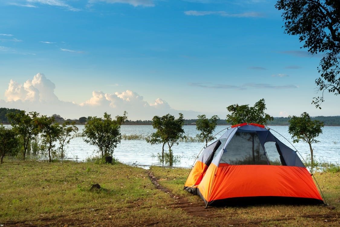 Trouvez le camping de vos rêves qui offre ces 3 critères